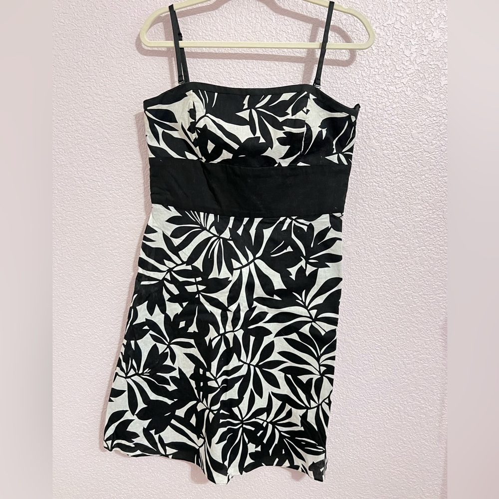 White House Black Market Women’s Mini Dress with removable straps Size 12
